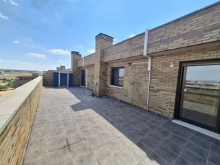 Etagenwohnung in Calle Agustina de Aragón