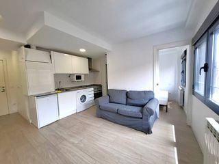Location Appartement  Calle sanchez pacheco. Se alquila magnífico piso en el distrito de chamartín, en el bar
