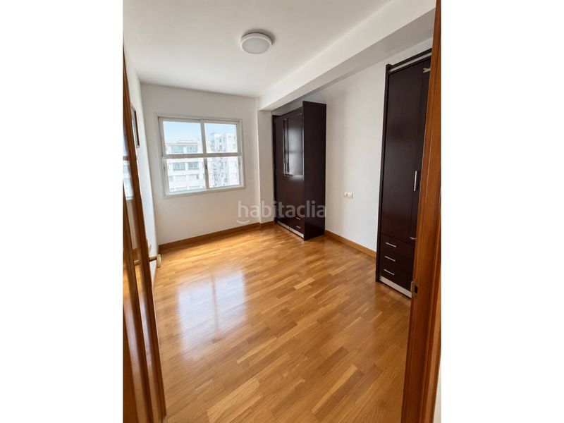 Foto 0472388a-cd36-4cce-b203-63c212b7f913. Rent flat in Lavadores Vigo
