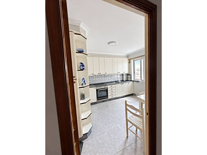 Foto ccd8a72b-0189-496e-aa4e-42186f7719ad. Rent flat in Lavadores Vigo