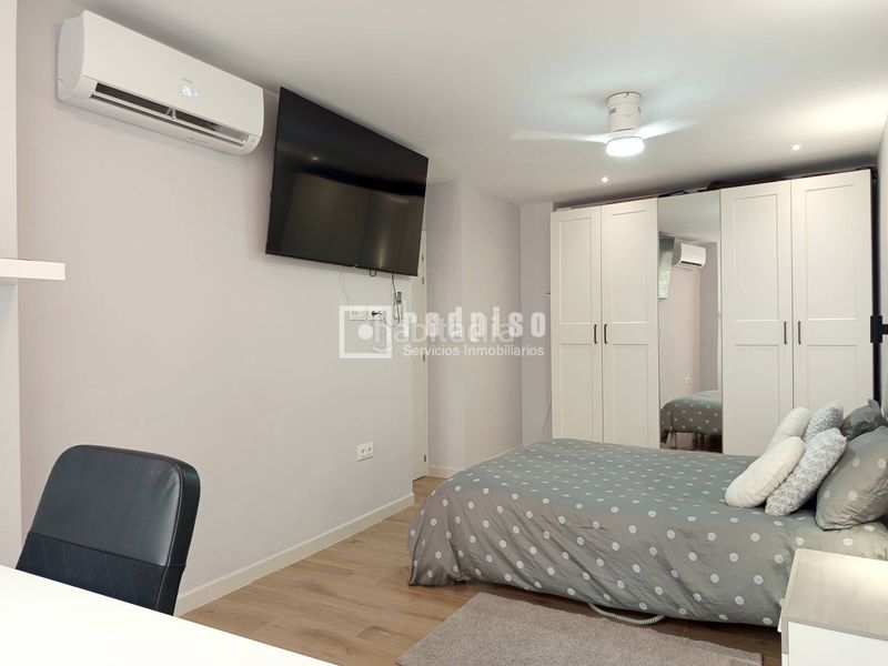 Foto f4f53400-8609-4545-b4eb-b56732bd7854. Pis amb aparcament a Triana Casco Antiguo Sevilla