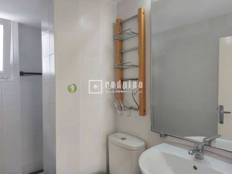 Foto 8ea3b61e-9149-4495-8359-ce11222d3f1c. Lloguer pis amb calefacció a Triana Oeste Sevilla
