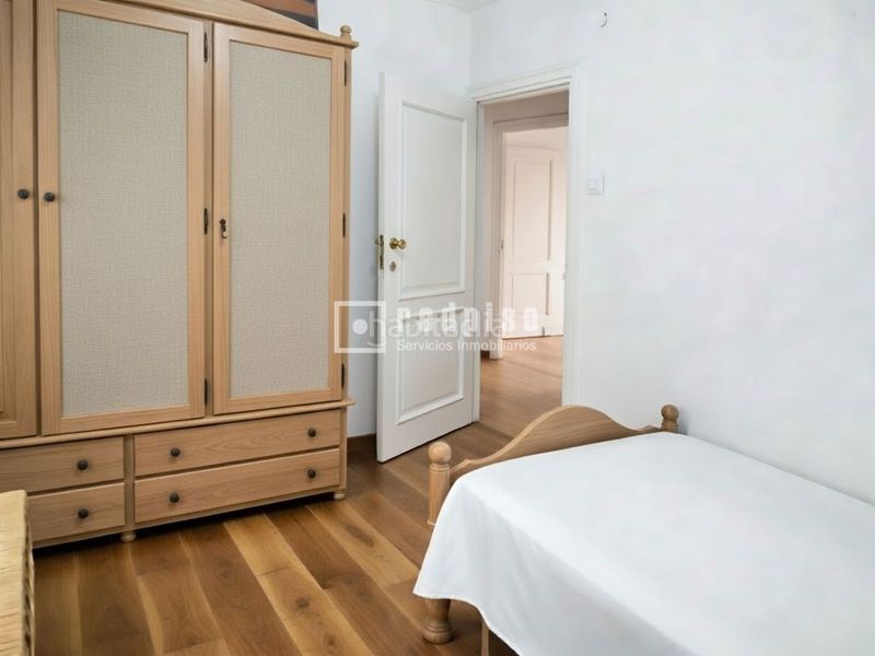 Foto b0f99183-4bf8-4869-99de-032d253d217d. Pis a Triana Oeste Sevilla