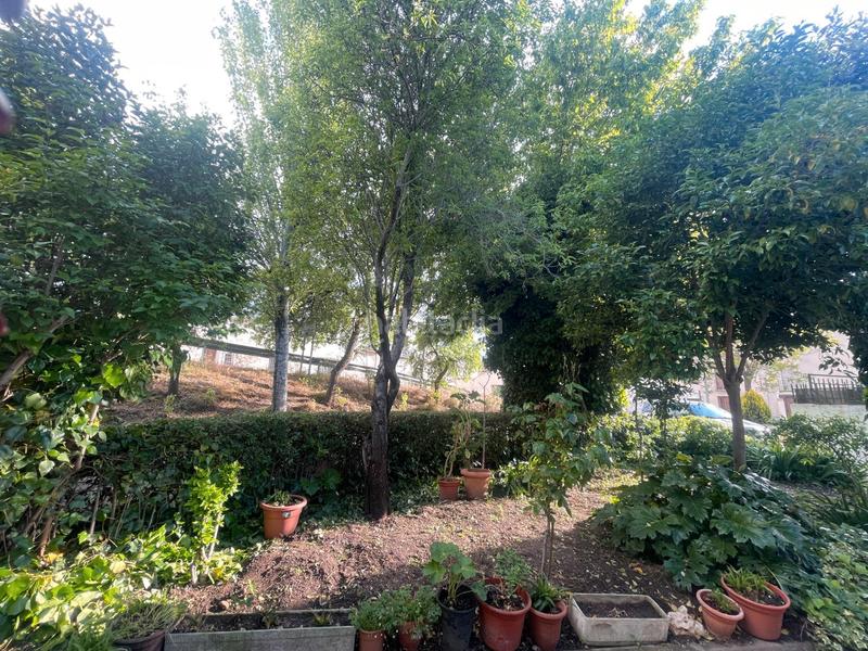Foto 86e37888-845b-4bcf-b183-dd648cd63c75. Chalet casa de esquina en una sola planta con gran jardín en Chinchón