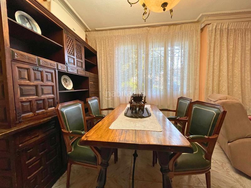 Foto a5f7d528-f4e5-41ec-a341-925cadaaa5b8. Chalet casa de esquina en una sola planta con gran jardín en Chinchón