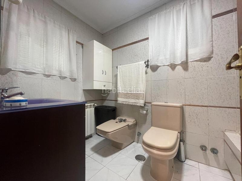 Foto c55e3872-6257-4436-b82a-f1cc8eea10f2. Chalet casa de esquina en una sola planta con gran jardín en Chinchón