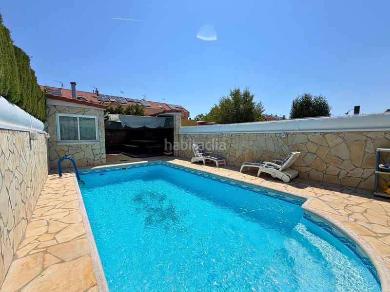 Foto 4129eb80-e138-4d5b-be0b-72a94c39e100. Xalet amb xemeneia calefacció aparcament piscina a Rivas - Vaciamadrid