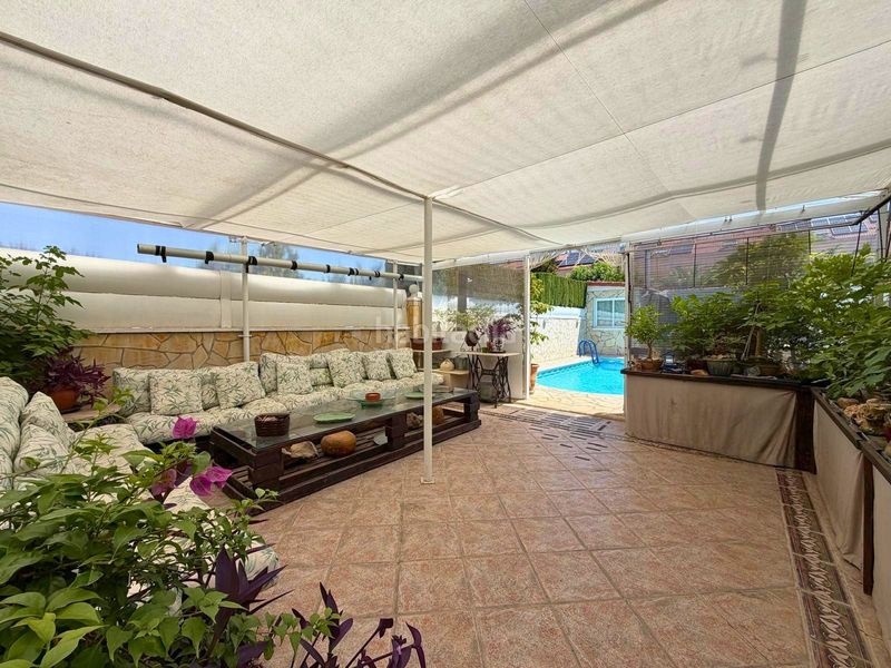 Foto d03a70ae-a8fa-4e75-b9df-aa7e4c1fe22a. Xalet amb xemeneia calefacció aparcament piscina a Rivas - Vaciamadrid