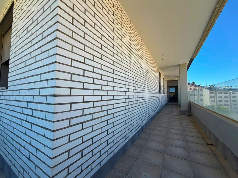 Foto 15023eb6-fcb8-4a58-96e4-ba8b8190c347. Pis amb calefacció aparcament piscina a Centro Rivas - Vaciamadrid