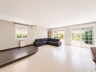 Casa aparellada  Calle asterix. Increible chalet adosado en venta en rivas centro, rivas vaciama