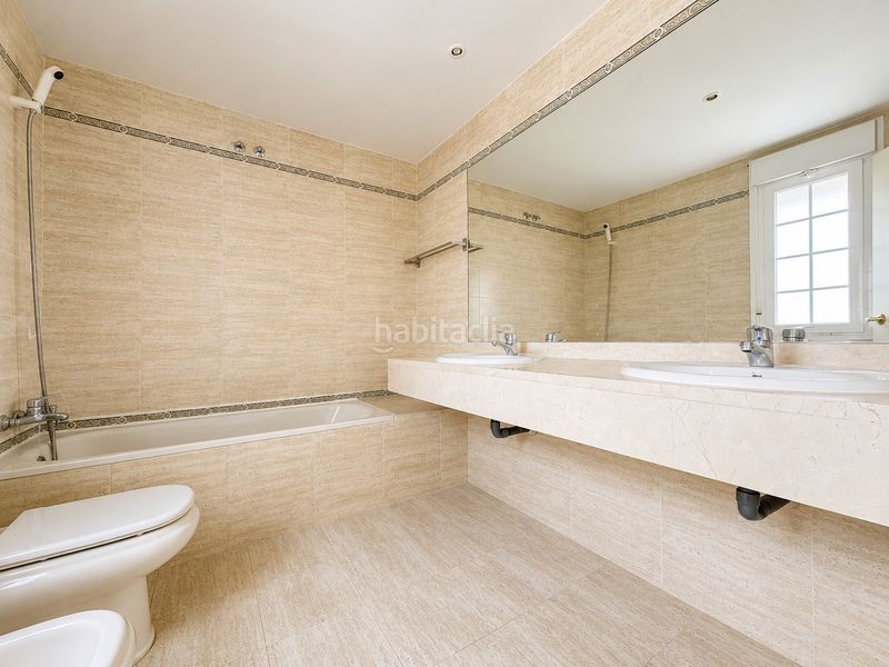 Foto 5c263d67-d4b4-4eef-b22b-b6d606635666. Casa aparellada amb calefacció a Centro Rivas - Vaciamadrid