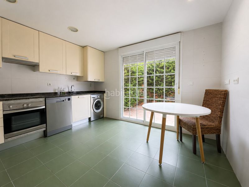 Foto bd9d0225-a97b-4a1b-9935-084f74a39559. Casa aparellada amb calefacció a Centro Rivas - Vaciamadrid