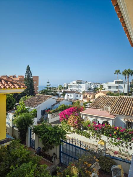 Foto 86e9bdcb-115f-480c-bda8-374f7762011f. Chalet mit parking pool in Castillo Sohail - Myramar Fuengirola