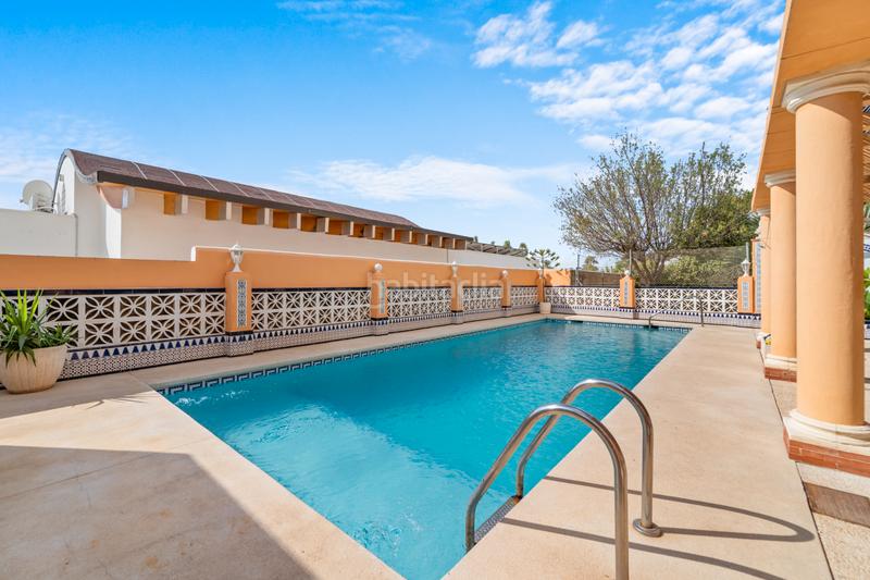 Foto 06138035-0304-4248-9b98-4088298bb9b8. Casa ubicación privilegiada pueblo – villa con gran otencial y piscina privada en Benalmádena