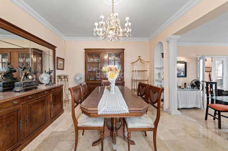 Foto 232a5b01-b0b5-4bba-b14d-d99a9c0f8151. Casa ubicación privilegiada pueblo – villa con gran otencial y piscina privada en Benalmádena