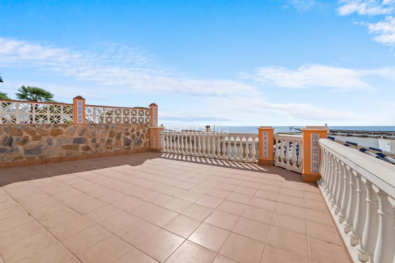 Foto 4430730a-b444-4c1a-bafc-d34297043b3c. Casa ubicación privilegiada pueblo – villa con gran otencial y piscina privada en Benalmádena