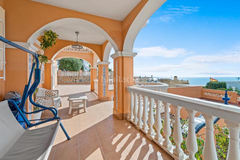 Foto 543aa8de-fbd4-46f8-899b-7a8b599a2122. Casa ubicación privilegiada pueblo – villa con gran otencial y piscina privada en Benalmádena