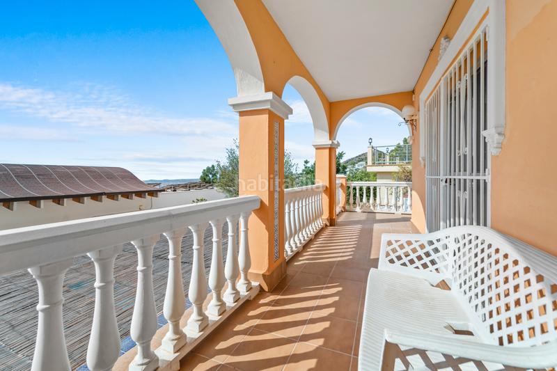 Foto 58fe7bd5-48ee-46b4-b5d6-2bbc9b9b957d. Casa ubicación privilegiada pueblo – villa con gran otencial y piscina privada en Benalmádena