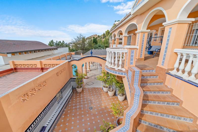 Foto 68f9e9ae-c1e3-43a3-9c15-91785042c1ad. Casa ubicación privilegiada pueblo – villa con gran otencial y piscina privada en Benalmádena