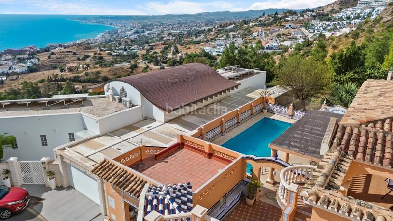 Foto 77de6b86-e664-407f-a035-7d8029f96f50. Casa ubicación privilegiada pueblo – villa con gran otencial y piscina privada en Benalmádena