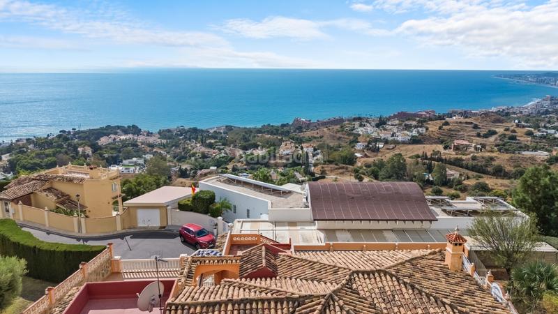 Foto a61bb880-8e47-4fac-a3be-e8973ce0680a. Casa ubicación privilegiada pueblo – villa con gran otencial y piscina privada en Benalmádena