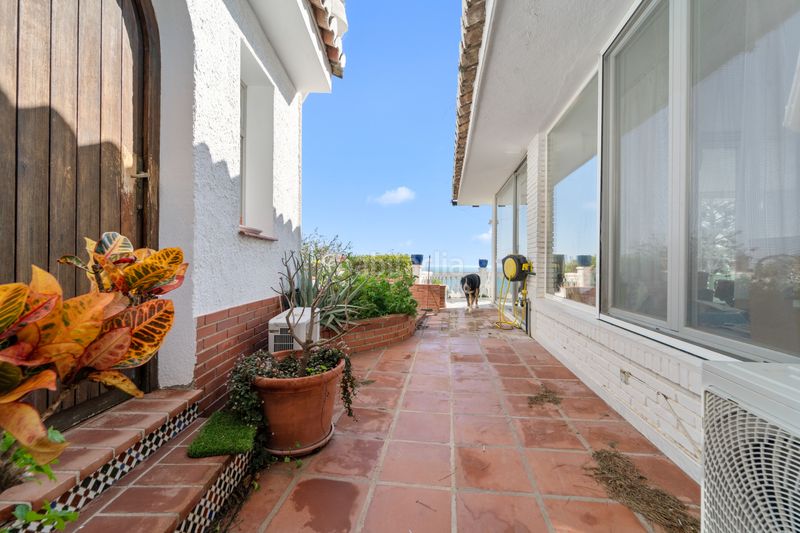 Foto bba9d71a-c2ab-47b9-981e-78ddfce74280. Casa amb xemeneia aparcament piscina a La Capellanía - El Higuerón Benalmádena