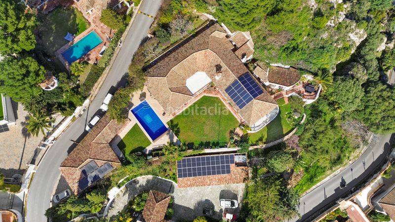 Foto e7612e61-875c-43a0-9787-fe746eefd0f8. Casa amb xemeneia aparcament piscina a La Capellanía - El Higuerón Benalmádena