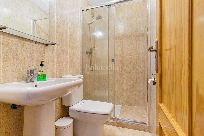 Foto a194d747-8b86-4b36-afa2-d01b6e02e057. Piso en Las Gaviotas - Carvajal Fuengirola