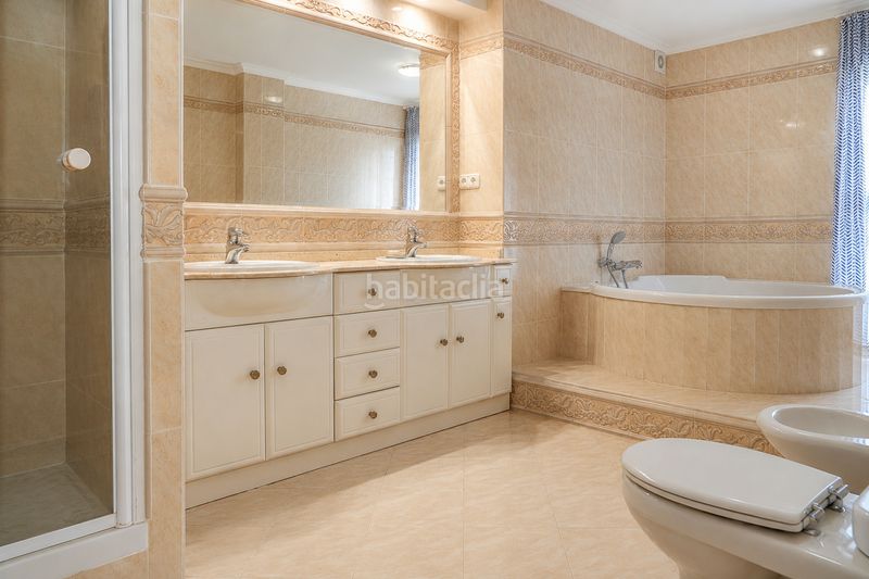 Foto 0bfebf63-5645-4afa-8571-8fc36d31021f. Casa adossada amb aparcament piscina a Hacienda Torrequebrada Benalmádena