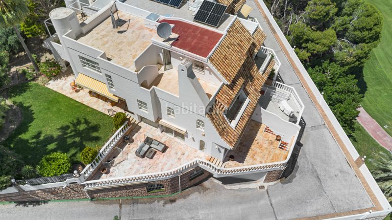 Foto 5cad99bc-ffca-489c-a3b9-963069c53ef8. Casa adossada amb aparcament piscina a Hacienda Torrequebrada Benalmádena