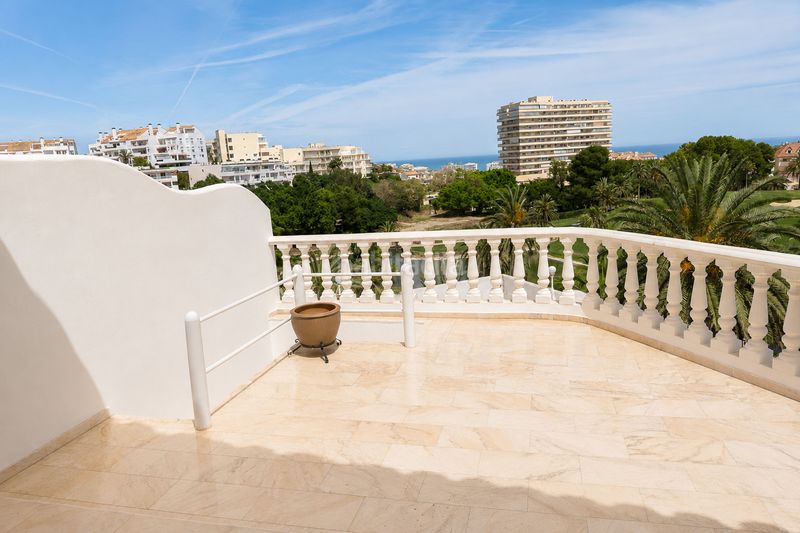 Foto ee18e79c-c0eb-4250-9a56-5d4c1553b744. Casa adossada amb aparcament piscina a Hacienda Torrequebrada Benalmádena