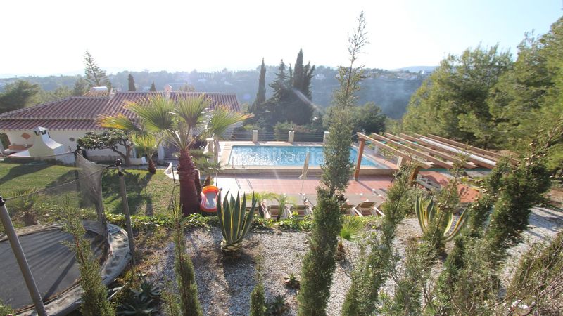 Foto 8a9c161d-3a99-4b7c-a0b8-131a82a4f165. Casa amb xemeneia aparcament piscina a Frigiliana