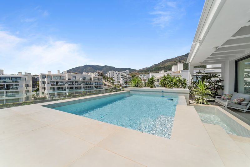 Foto 0ce709df-9176-4324-a4e8-fb7b53388b45. Àtic amb calefacció piscina a El Higuerón Fuengirola