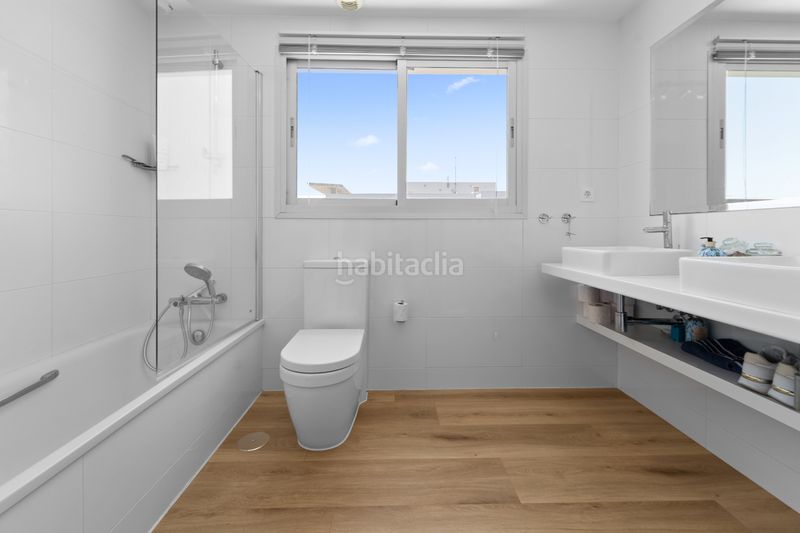 Foto e93a0aa7-399f-446a-8183-816ad63a1550. Pis amb calefacció piscina a Castillo Sohail - Myramar Fuengirola
