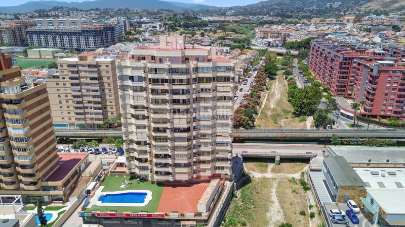 Foto 8f8bb6cb-16b4-4e3d-91e0-73e37b03100f. Pis amb piscina a Playa de los Boliches Fuengirola