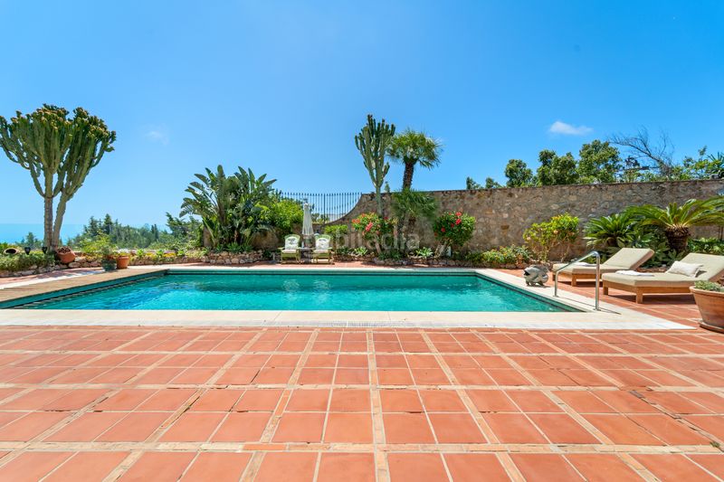 Foto 8ebc8034-f1dd-42b4-aaad-3d766368a968. Casa amb xemeneia calefacció aparcament piscina a Benalmádena