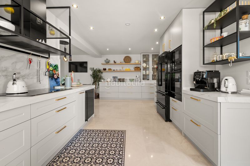 Foto a0c61105-2dab-466d-aa9a-f7074443e323. Casa amb xemeneia calefacció aparcament piscina a Benalmádena