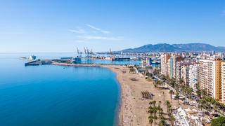 Pis  Paseo martimo ciudad de melilla. Welcome to your dream home in mlaga!