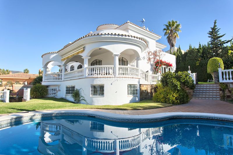 Foto 5f048503-576b-4a8c-ad98-aa936d3caa6e. Xalet amb aparcament a Hacienda Torrequebrada Benalmádena