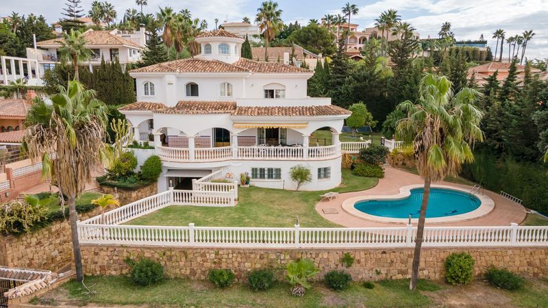 Foto 95309820-ca0a-426d-9651-ea44c37e2a48. Xalet amb aparcament a Hacienda Torrequebrada Benalmádena