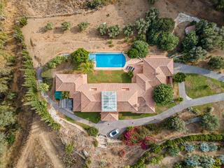 Chalet  Camino estacion pueblo. Gran chalet de 6 dormitorios junto a la exclusiva zona de retama