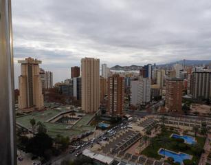 Apartament a Levante Alto. Maravilloso apartamento con fantásticas vistas al mar en benidor