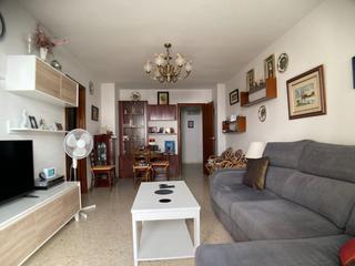 Apartament a Avda .almendros. Apartamento a un paso de playa de poniente en benidorm