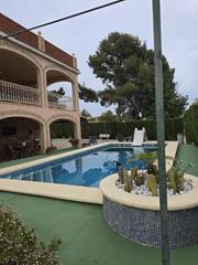 Casa a Urbanización coblanca. Exclusivo chalet en benidorm