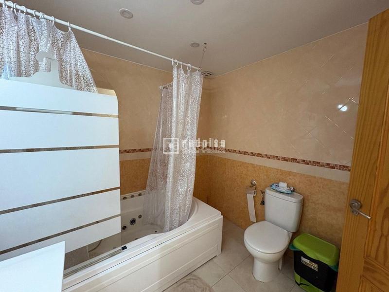 Foto 0d576ca2-9564-4eac-8b48-6f2bd7ea4859. Duplex with heating in El Cortijuelo Málaga