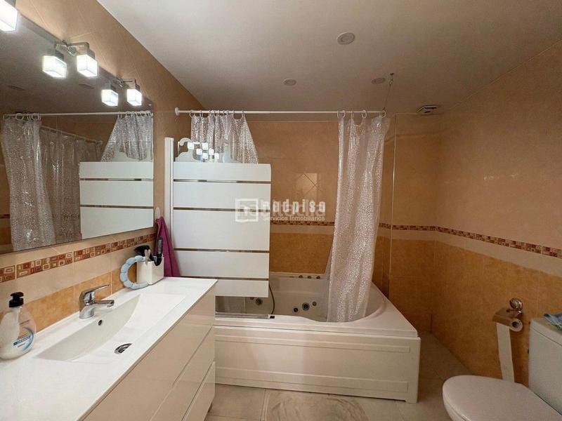 Foto 8d260d78-0adf-4201-8ac9-78d92e7bd922. Duplex with heating in El Cortijuelo Málaga