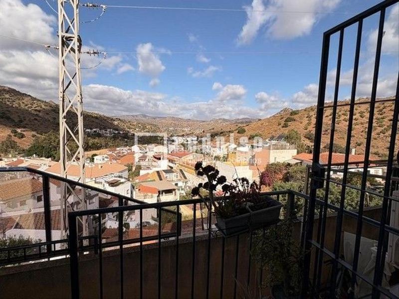 Foto e50c25ac-ce39-4ea0-80eb-4d8764bcfc6b. Duplex with heating in El Cortijuelo Málaga