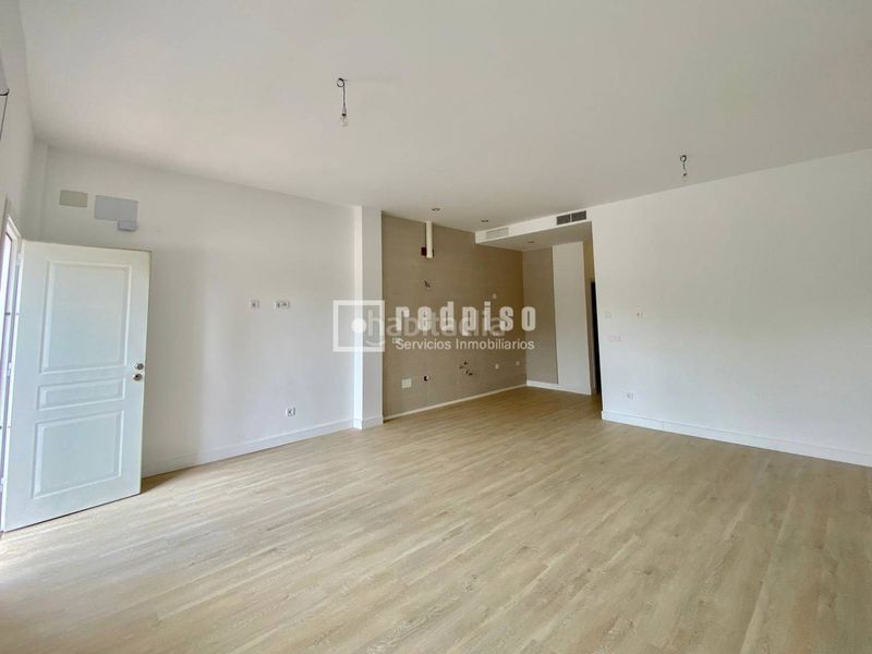 Foto 3294d0b0-8f9f-425a-8a96-94fbe30d8c72. Apartament amb piscina a El Consul - Ciudad Universitaria - El Romeral Málaga