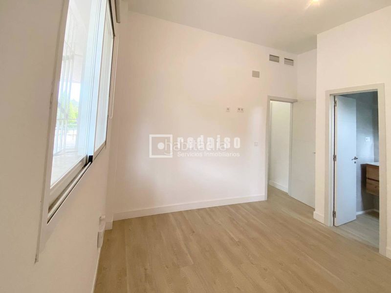 Foto 5d38a7ea-9b80-43b0-93ed-f52efb3735a8. Apartament amb piscina a El Consul - Ciudad Universitaria - El Romeral Málaga