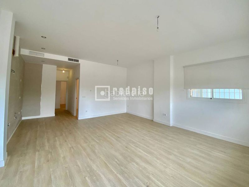 Foto 757ffb17-37cc-4b4f-a127-fbccd2ad3637. Apartament amb piscina a El Consul - Ciudad Universitaria - El Romeral Málaga